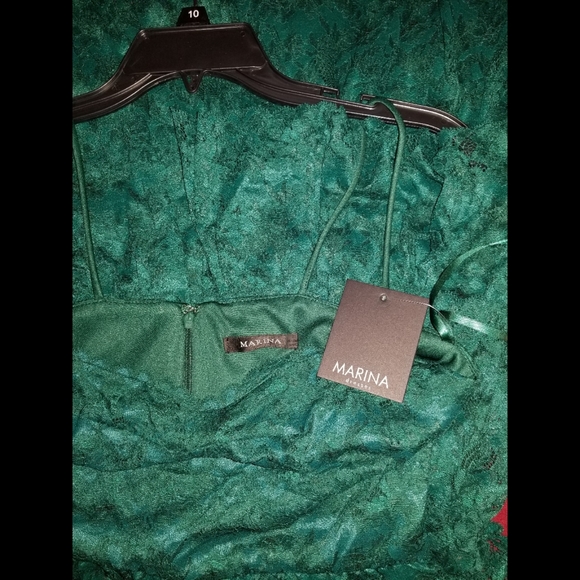 MARINA Green Dress w/Lace Detail - Picture 4 of 5